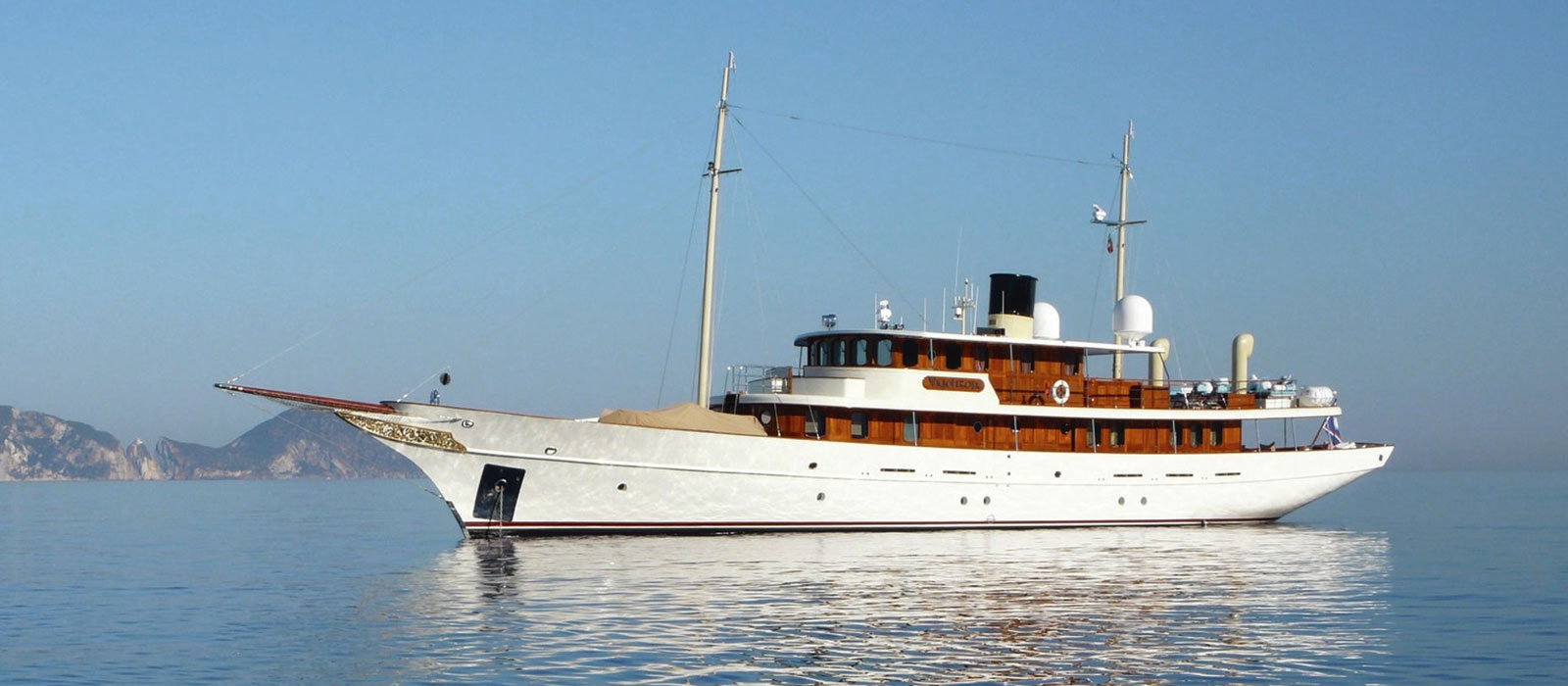 johnny depp yacht