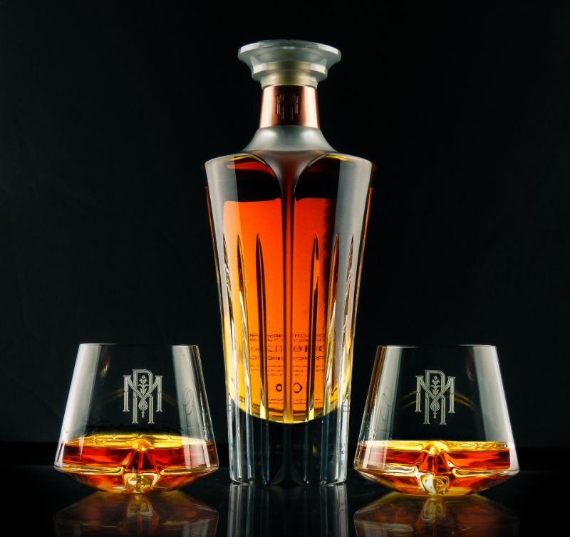 The Unique Midleton Very Rare - A True Fine Whiskey Masterpiece