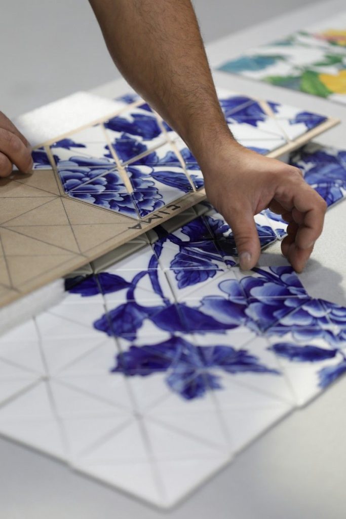 Boca do Lobo- tiles with some draws